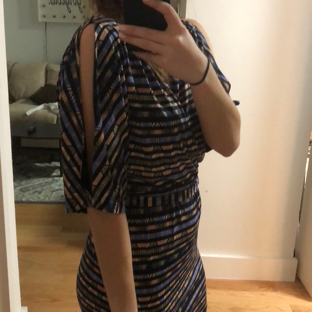 JESSICA SIMPSON WRAP DRESS - Picture 3 of 5